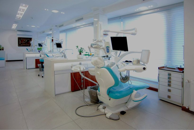 Tratamento de canal sendo realizado com anestesia na Odontoclinic Campo Limpo